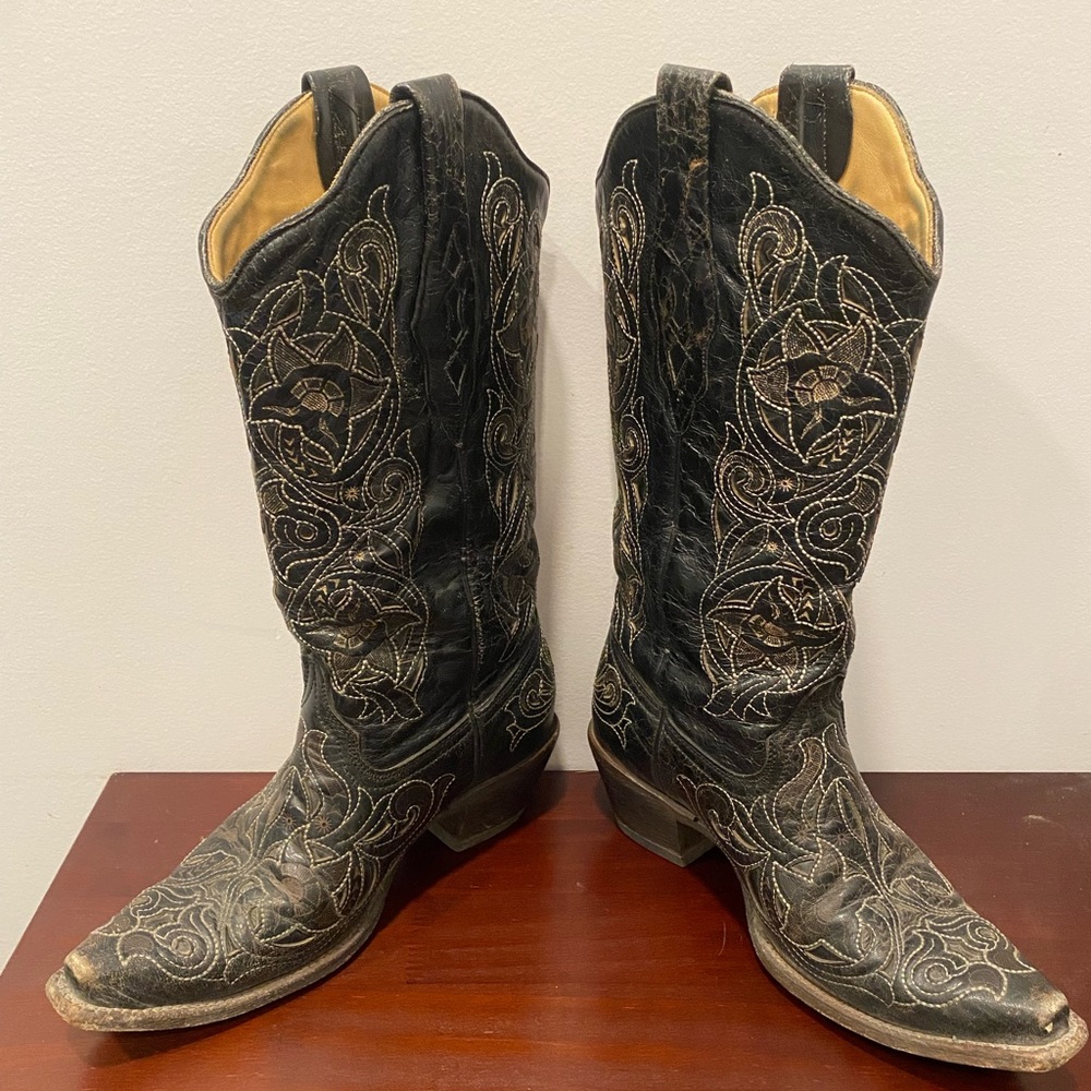 Corral boots